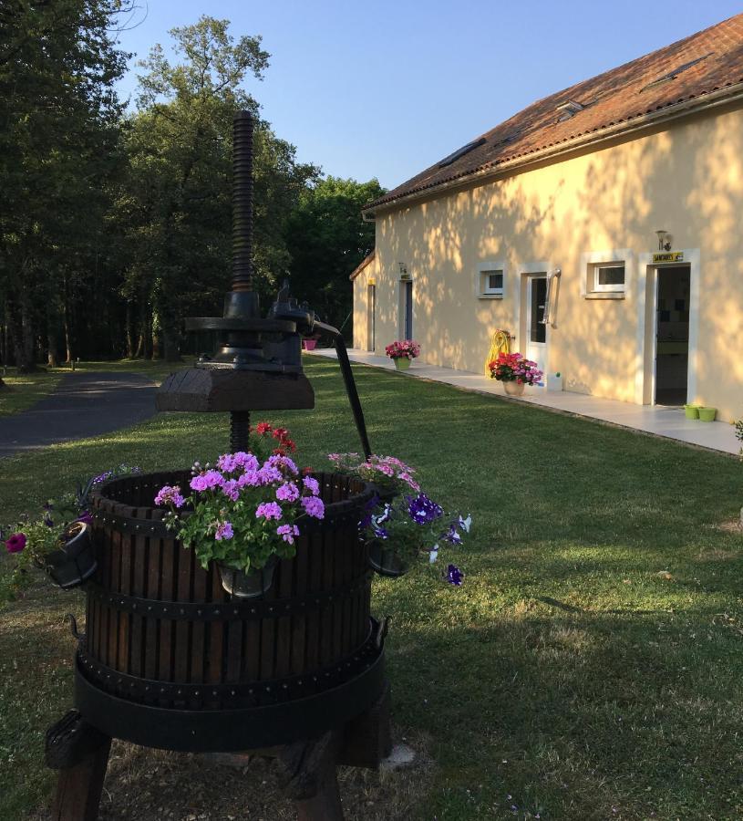 Camping Les Petites Minaudieres Coussay-les-Bois Esterno foto