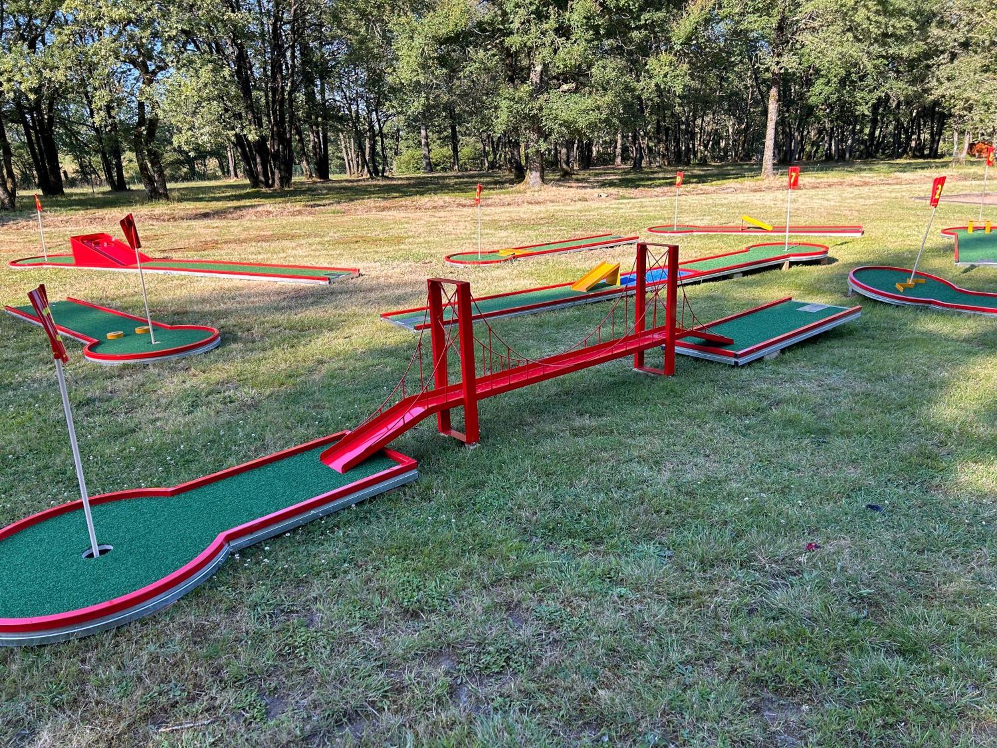 Camping Les Petites Minaudieres Coussay-les-Bois Esterno foto